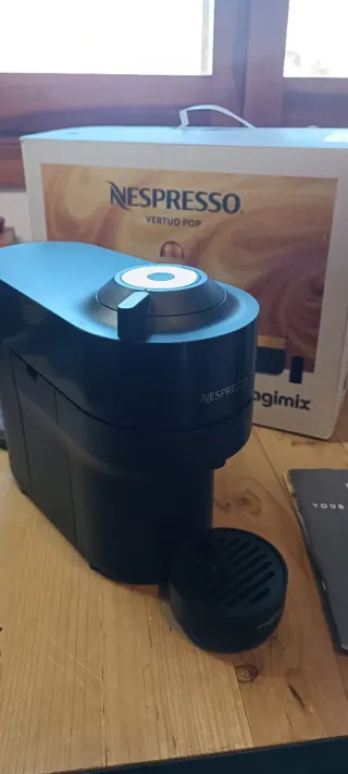 Cafetera Nespresso Vertuo Pop Negra