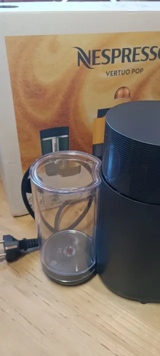 Cafetera Nespresso Vertuo Pop Negra