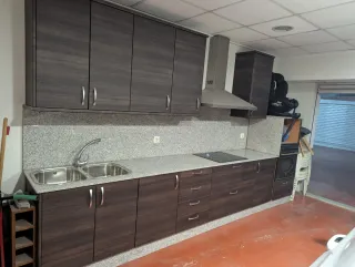 Cocina completa modular oscura