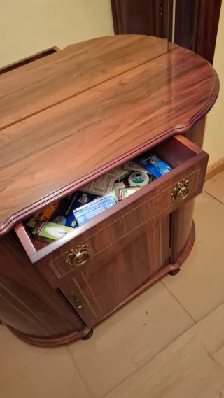 Conjunto de muebles de entrada con espejo