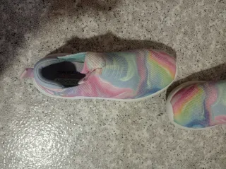 Zapatillas deportivas multicolor, talla 30.