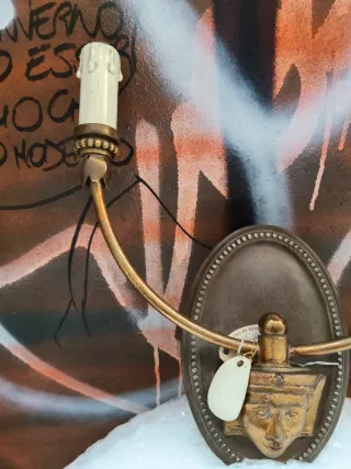 Applique faraone dorato