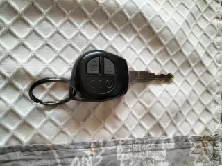 Llave Suzuki con mando