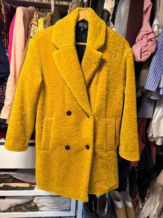 Abrigo Zara pelo amarillo Talla XS