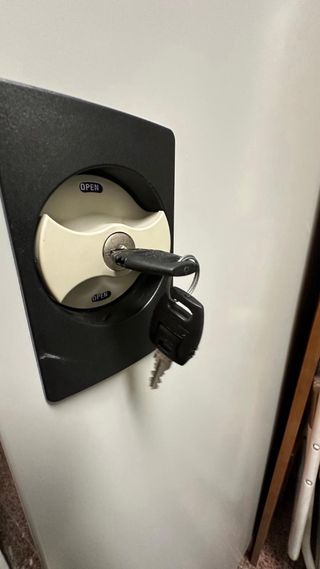 Armario metálico gris