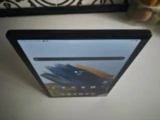 Tablet Samsung Tab A8 de color negro. impecable.