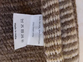 Alfombra lana Kave Home rayas marrones