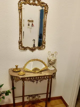 Entradita Vintage con Espejo Abanico y Jarrón