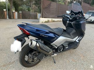 Yamaha TMAX 530 DX Maxi Scooter