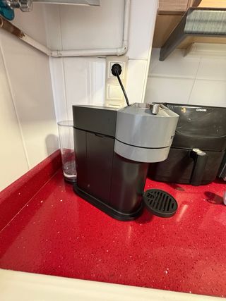 Cafetera Nespresso Vertuo Gris
