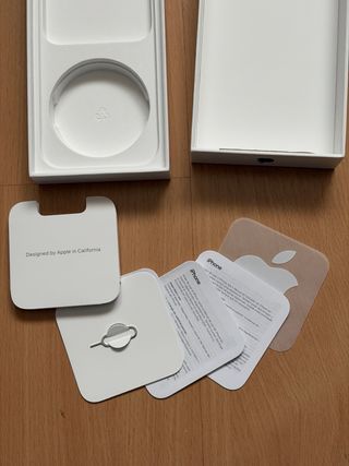 Caja iPhone 14 Pro Morado