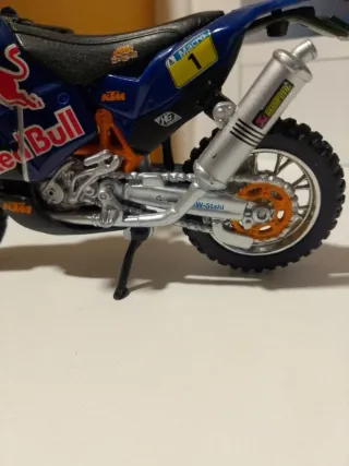 Moto KTM Red Bull escala 1:18