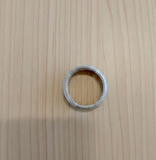 Pulsera plateada semirrígida