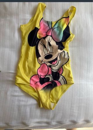 4 bañadores niña 7-9 años por 10€ los 4