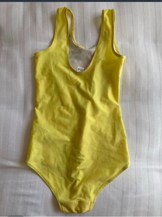 4 bañadores niña 7-9 años por 10€ los 4