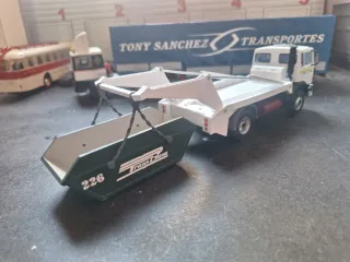 Camión Renault 1:43