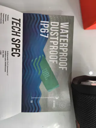 Altavoz JBL Flip 6 Negro y Rojo