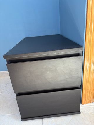 Cómoda negra 3 cajones + 2 mesitas