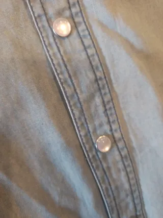 Camisa vaquera Talla L, apenas usada y guardada.