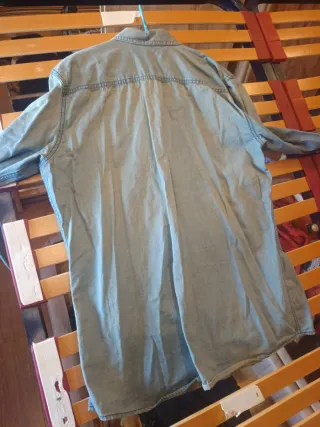 Camisa vaquera Talla L, apenas usada y guardada.
