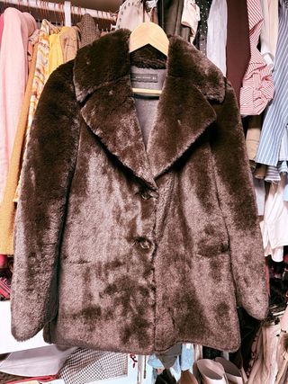 Chaquetón pelo Zara marrón chocolate