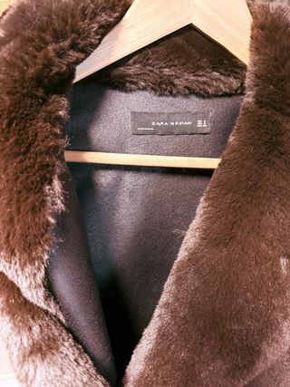 Chaquetón pelo Zara marrón chocolate