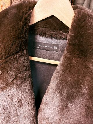 Chaquetón pelo Zara marrón chocolate