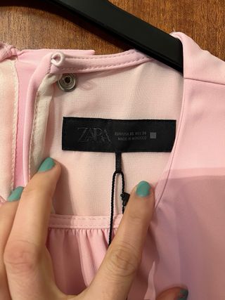 Vestido midi rosa fruncido