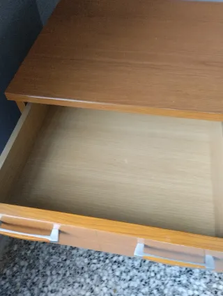 2 Mesitas de noche de madera, 35 € cada una 60€dos