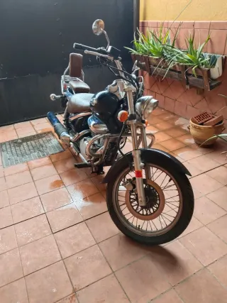 Suzuki Intruder VL 125 Custom