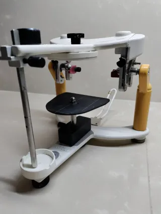 Articulador Ivoclar Stratos 200 dental