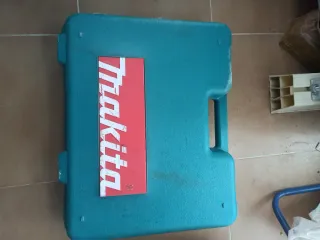 Taladro Makita 8444 -18V