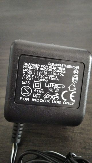 Cargador BLUETREK para headset y dongle