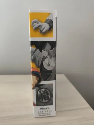 SH Figuarts Goku Saiyan Raised on Earth