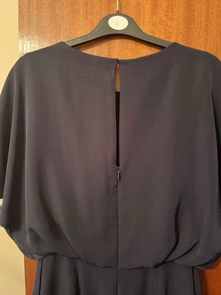 Vestido Zara azul marino midi manga caída