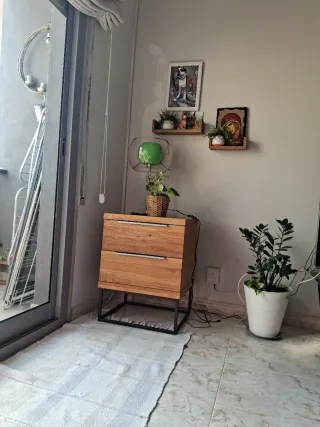 Mesita de noche madera y metal