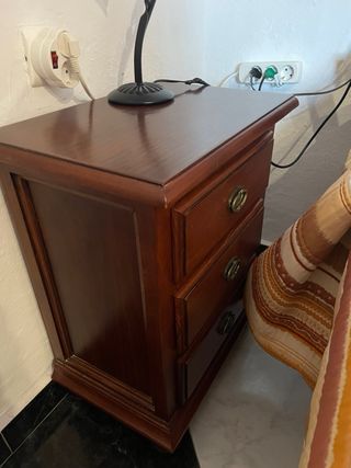 Conjunto dormitorio madera oscura