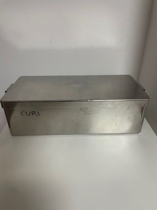 Caja de acero inoxidable material médico