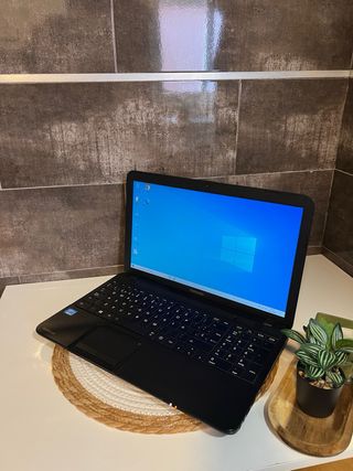 Portátil Toshiba Negro core i3