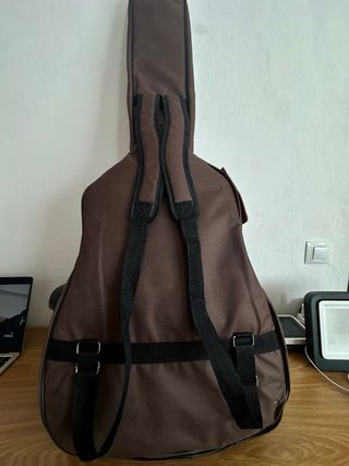 Guitarra Gaspar española + funda y accesorios.