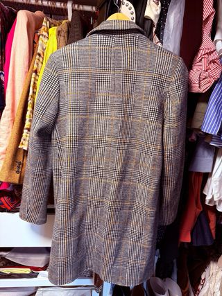 Abrigo Zara cuadros detalle marrón