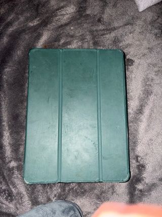 iPad Air 2019 con funda, lápiz y cargador