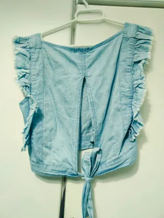 Top corto vaquero con volantes