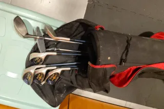 Palos de golf Wilson con bolsa