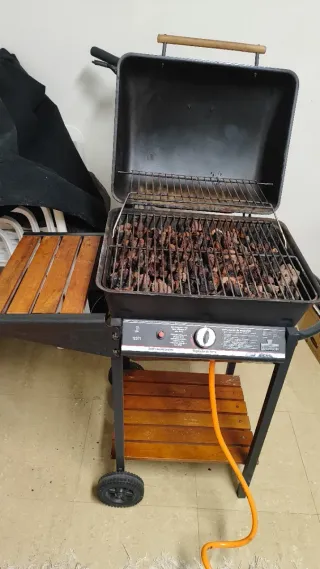 Barbacoa de gas Landmann negra y madera