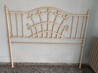 Cabecero forja blanco diseño floral