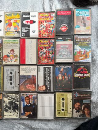 Lote 40 Cassettes Música Variada.