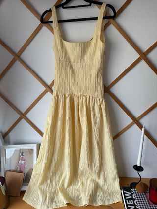 Vestido midi Zara amarillo