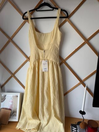 Vestido midi Zara amarillo