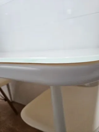 Mesa y 3 Sillas Blancas